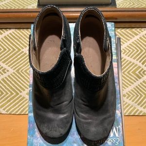 Dansko Black Miley Block Heel Ankle Boot Size 7 Height 2.5 in.